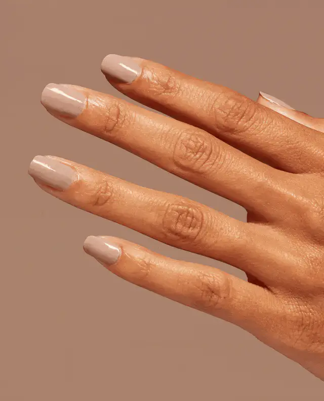 OPI Infinite Shine ISL135 Basic Baddie - Image 5