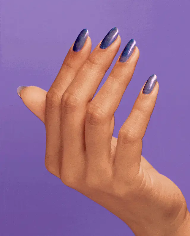 OPI Gel Color GC HPQ11 Shaking My Sugarplums - Image 4